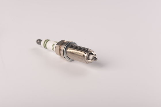 A vela de ignição longa do carro da linha de KH6RJTC substitui o tipo famoso KH20TT